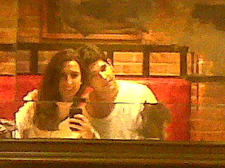 MarcosDopazo's tweet photo. Cenando en el pizzamovil con Mori http://t.co/r7t8Q9Ml