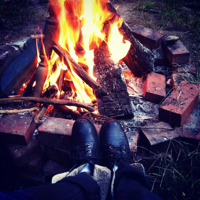 Having a fire. #sweaterweather http://t.co/OYen4a0E<a href="/tag/sweaterweather"class="tags">#sweaterweather</a>