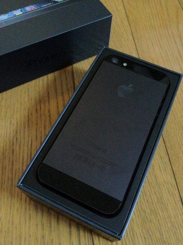 iPhone4S's tweet photo. Goodbye iPhone 4S
Hello! iPhone 5!! http://t.co/tuU24tcT