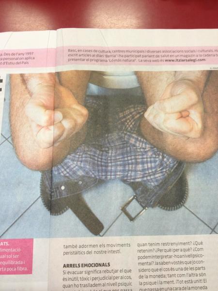 juliet0806's tweet photo. Quina es la millor manera de cagar? Apreta, apreta... http://t.co/rSiYwKlX