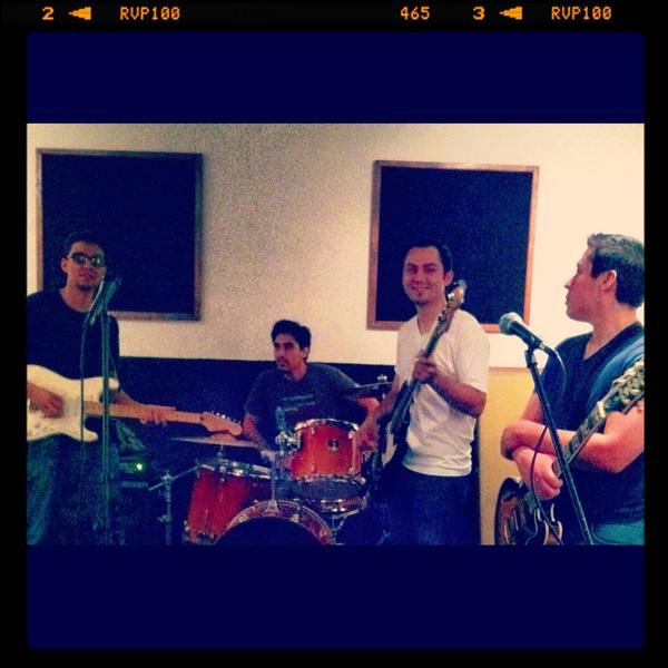 rollingradio1's tweet photo. http://t.co/PkX6ZnmM
#Lets #Indie http://t.co/4zgiH2oX