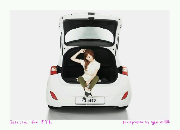 [PIC][14-10-2012]Jessica - HyoYeon @ Hyundai Motors "PYL Brand" A3UE9dCCQAEJ8U9