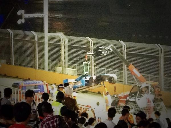 odac's tweet photo. First accident of the race! #SingaporeGP# http://t.co/cnCfCtb8