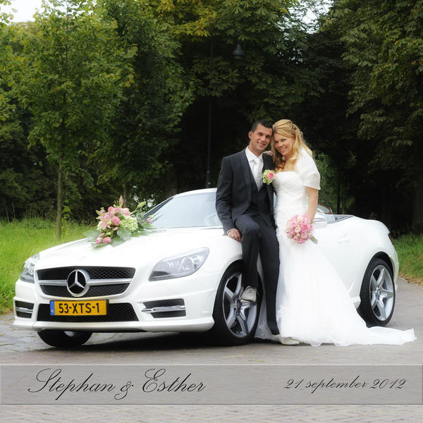 Even de #bedankkaartjes afdrukken en dan weer snel naar het nieuwe #bruidspaar om de #bruidstaart te #fotograferen