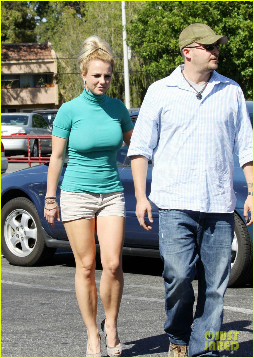 Britney Fotos >> Paparazzi Eye [2] - Página 2 A3Uj0n1CAAAWgtf