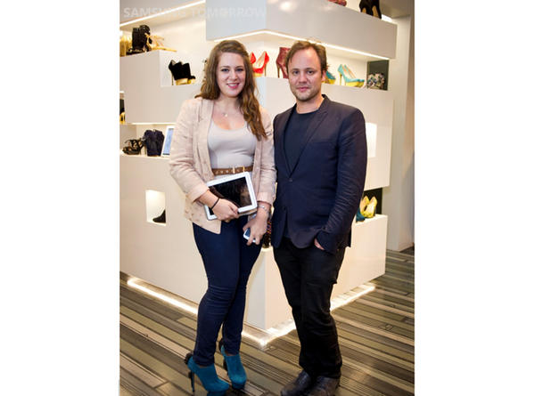 martingicheru's tweet image. This Galaxy Note 10.1 was lucky to be won by that lady #focusPlease