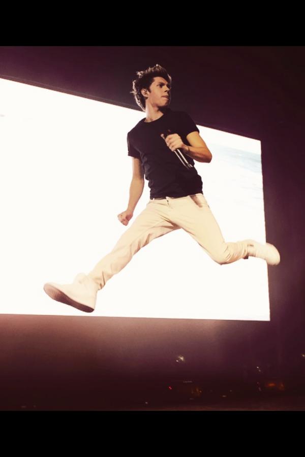 _Josephineexo's tweet image. DONT CARE ABOUT GRAVITY! He's Niall Horan ;)