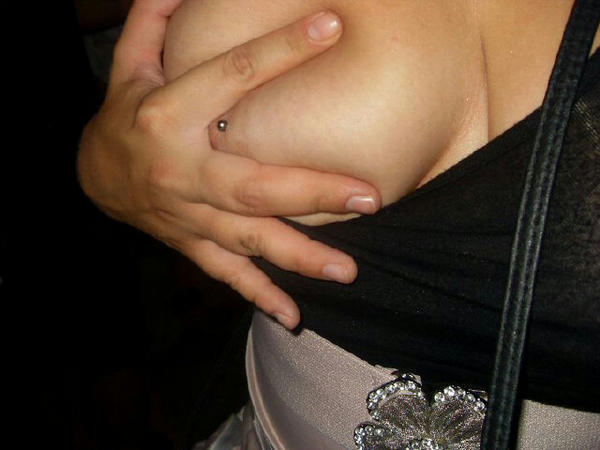 QuidPixxx's tweet photo. Drunk English girls on a night out! What else does she wanna show us?! http://t.co/8RsuqdMu
