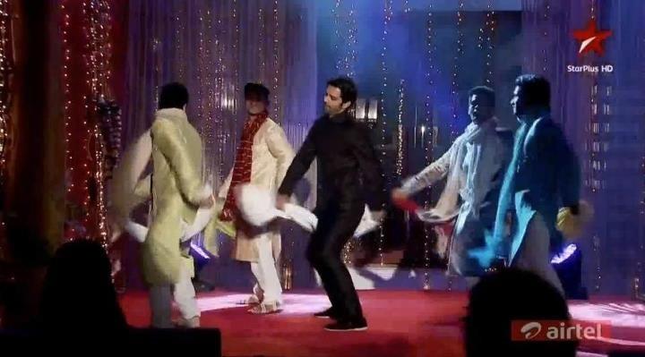 Barun Sobti Fan Club på X: "Arnav did Salman khan dance with the towel. # IPKKND http://t.co/l4rN0MVC" / X