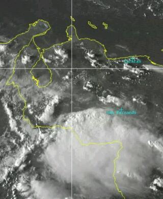 Meteovargas's tweet photo. Amplia nubosidad, lluvias/tormenta en Vichada, Arauca y Apure. Otros núcleos partes Barinas/Táchira http://t.co/ZFDvqc3M