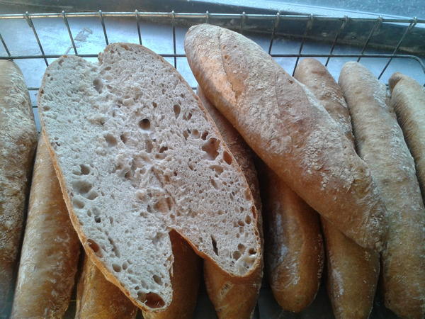 BlazingSalads's tweet image. Lovely crumb texture, but unfortunately lacking in a real depth of flavour. #RealIrishBread #Breadporn