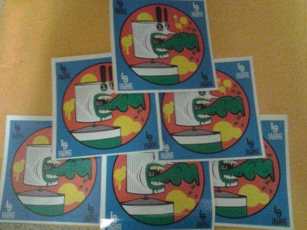LayOutSyndicate tweet picture