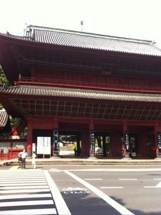 TeamDeveloper's tweet image. オフィスからJR浜松町駅に向かう際には必ず増上寺の境内を通過します（岩崎）