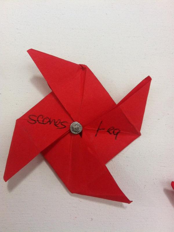 britishness2012's tweet photo. we are still making windmills so come along to join in..... #Britishness #LDF12 #design #southbank http://t.co/ex6z8MyK