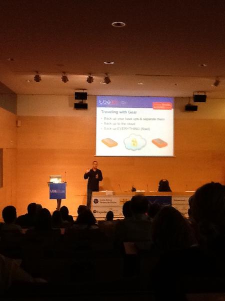 garavis's tweet photo. Interesante y buen comunicador J.D. Andrews sobre creación de video de viajes en #TBEX http://t.co/kefHAyS2