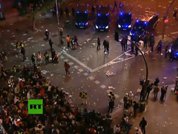 _NetFreedom_'s tweet image. Right now @ #Neptuno #Madrid #Spain Overwhelming police force #Vamos29S #29S