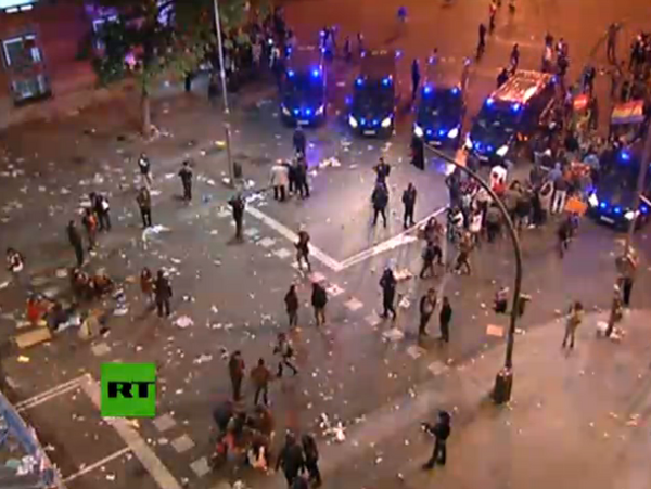 _NetFreedom_'s tweet image. #Breaking Remaining protesters leave #Neptuno peacefully #Madrid #Spain #29S #Vamos29S