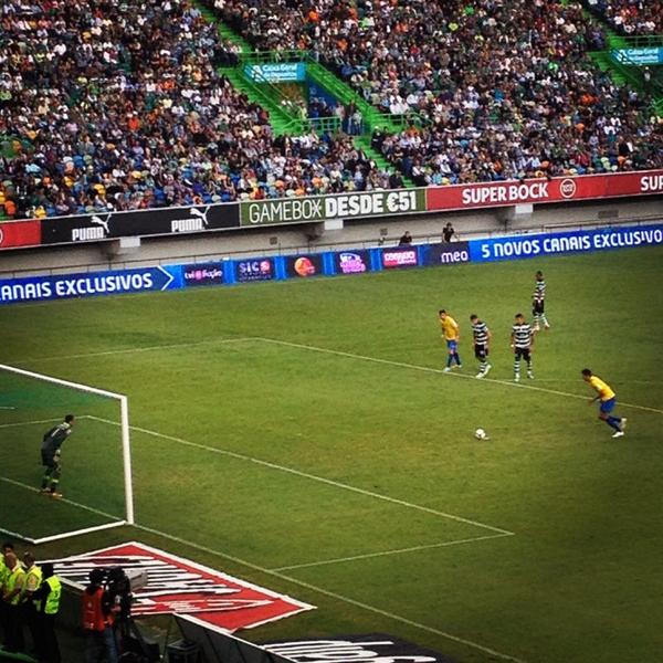 JayDV84's tweet photo. Goal against Sporting # beast http://t.co/Nslh8ttu