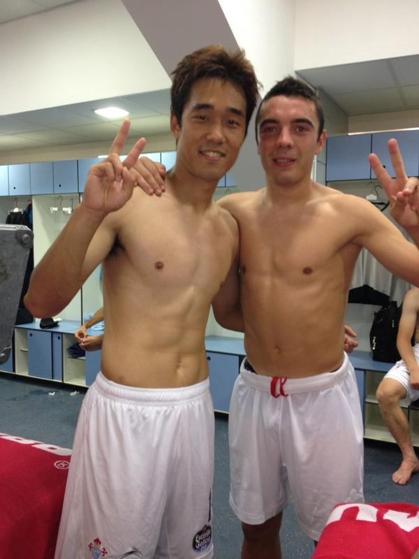 aspas10's tweet photo. Buenos 3puntos ante un buen rival!! A seguir trabajando con esta humildad,foto con el goleador park 😏 http://t.co/vw28niRg