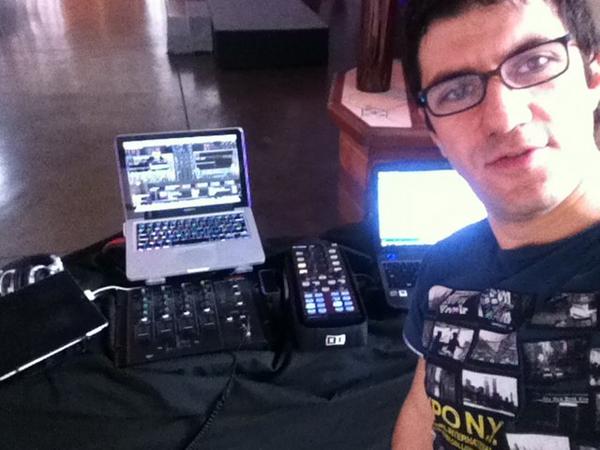 Tio_DJ's tweet photo. Set listo para esta noche! Reserva tu fecha para el 2013 que se esta llenando rápido! #mecaso #djtio http://t.co/zga2dUHQ