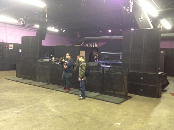 gums_uno's tweet photo. Just arrived at the venue! Badass spot! Performance time up as soon as we find out FLXGHT! http://t.co/FJAedZJY