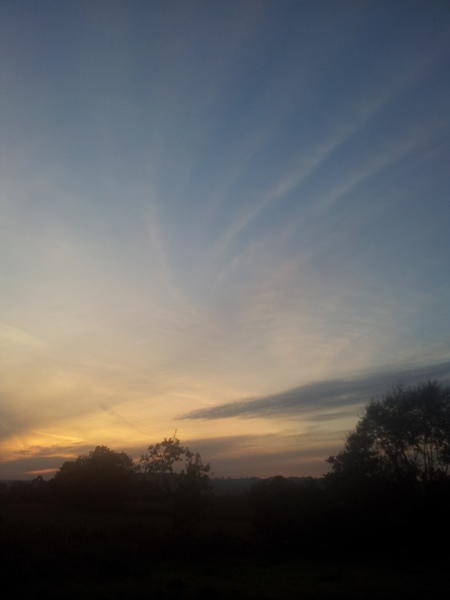 celticshadow206's tweet photo. evening sun set but they blocked out the sun all still no wind very eerie . the quiet before the storm : http://t.co/nzGTGNOc