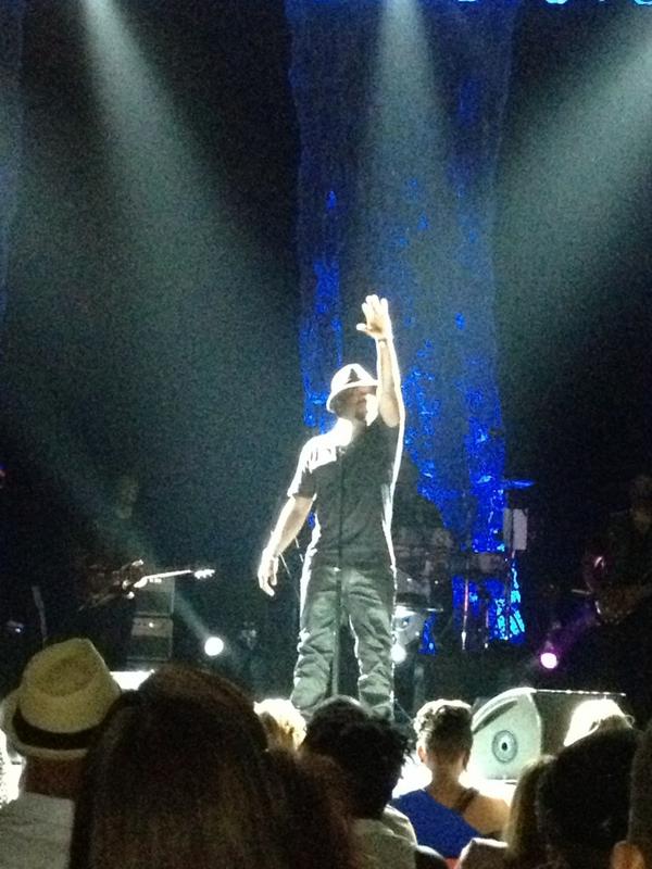 dohn_n's tweet photo. @HamiltonAnthony goes to show you can be a hit &amp; still prays #TheLord. http://t.co/MWVneD7H