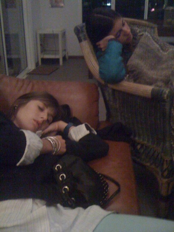 Estar en una previa y tener a estos seres en un costado #increíble <a href="/EmiHeber/">Emilia Heber</a>