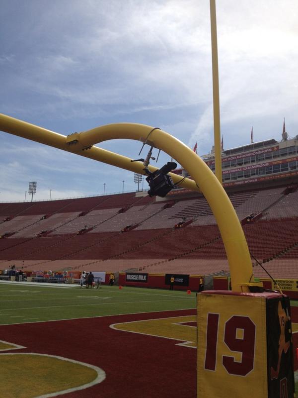 lancevr's tweet image. Interactive immersive video view for television from goalpost at #USC football game