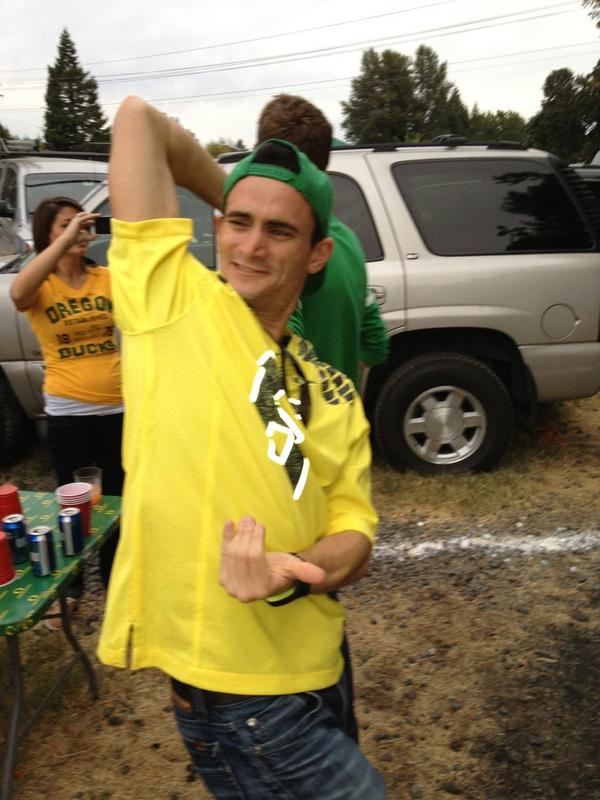 G_Rupp's tweet photo. @VinnyDonof directing traffic http://t.co/TFwRvEYW