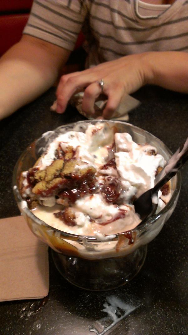 leungwai31's tweet image. Aww heo #WeekendStatus