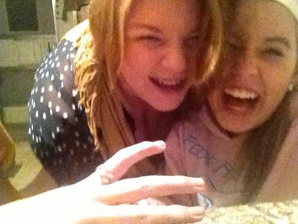 Laufeyhannah's tweet photo. #awecute #lakefriends @brittanydyckk http://t.co/vQSszysZ