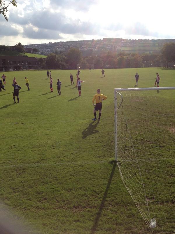 BrianRainey5's tweet image. @PaulSharkey1 I saw this young Derry City keeper and thought it was you #SameStance