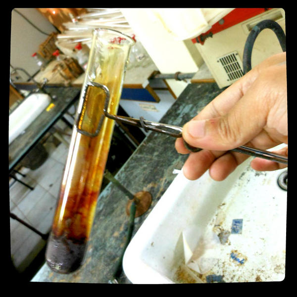 Stonning_Heart's tweet image. That's waaah i got during my chemistry practicals ! #reddishbrown ppt with #pungent smell [aka disgusting smell]