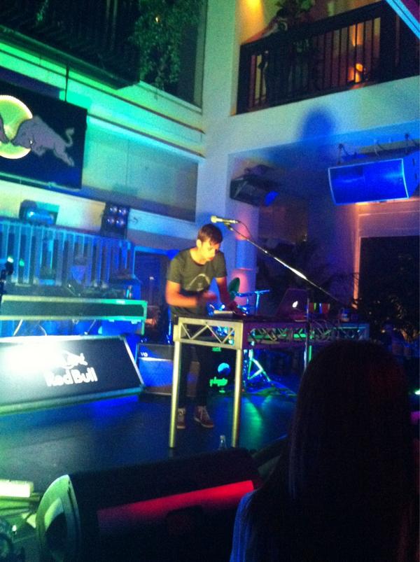 All__Unique's tweet photo. Flume killing it. #ivy #redbull http://t.co/yT0pY6cF