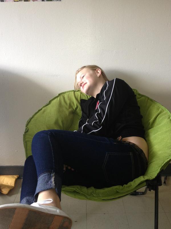 tkg217's tweet image. Waking up at 11 and taking a nap at 2:30 #yourebasic @meow_at_me_