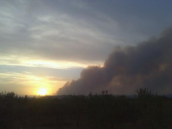 #IFChulilla foto incendi presa des de Llíria ultima hora. Imatge desoladora. Pinta mal. <a href="/JuanPonceVerds/">Juan Ponce</a> <a href="/c_compromis/">Ara és @compromis</a>