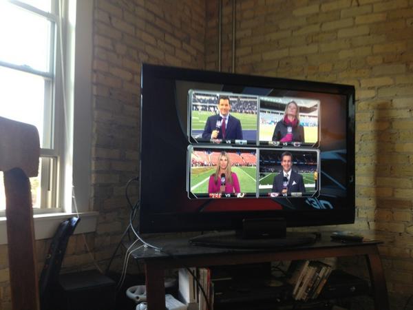NallsyCat's tweet photo. @nflredzone #quadboxsighting http://t.co/zH6uvTIC