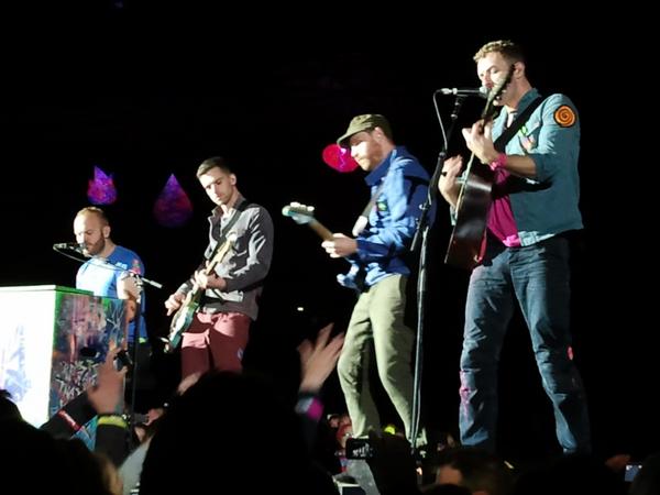 detlefbudig's tweet photo. @coldplay Guys, thanx 4 a great concert! But our view was good too! ;-) Rock! http://t.co/XA9412WT