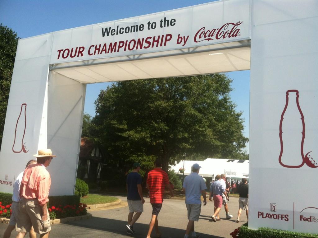 Good time yesterday At the golf tour championship with my bestee @Starr21s got to see @TigerWoods Play cool experience http://t.co/8D503W22