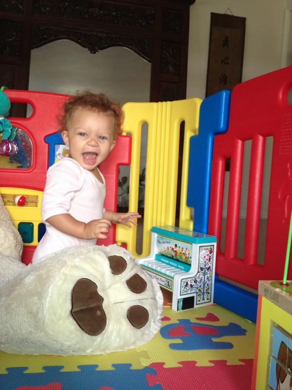 KealaRose's tweet photo. Thanks auntie @scarlettcherry @riffcherry @leecherry for my piano!! Luvin music time;) http://t.co/zo3XXWNJ