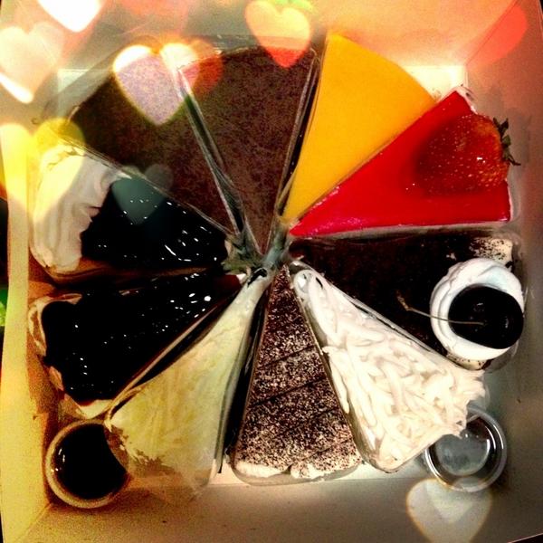 Xzoze's tweet photo. My birth day cake ^^ http://t.co/imdZMfKH