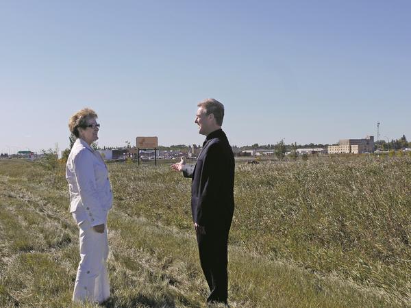 CollegeofChoice's tweet photo. NEWS: City of Yorkton donates land to Parkland College for Trades &amp; Technology Centre #parklandcollege #yorkton http://t.co/ToJ2ltd8