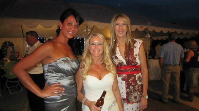 My mom on her wedding day with family. She looks beautiful, don'tcha think? http://t.co/5ppEVffk<a href="/tag/sandsportssupershow"class="tags"><span>#sandsportssupershow</span></a>