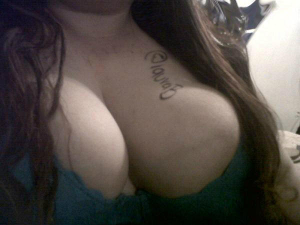 pufflexitha's tweet photo. @iaurab #RetoEscote http://t.co/YAauYvht amo mis bubis <3