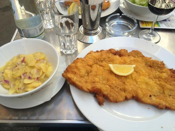 Hoffger's tweet photo. Schnitzel in Vienna... http://t.co/zSyzzrSw