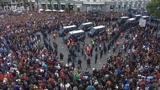 15MBcn_int tweet media