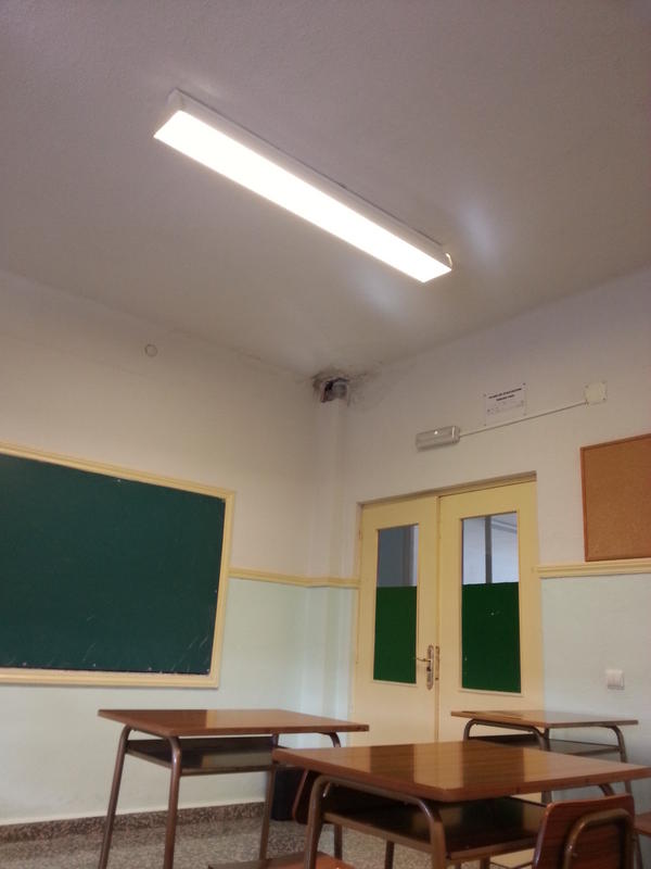 jmortega33's tweet photo. ¡Menudas instalaciones que tenemos en clase! http://t.co/0awB99Of