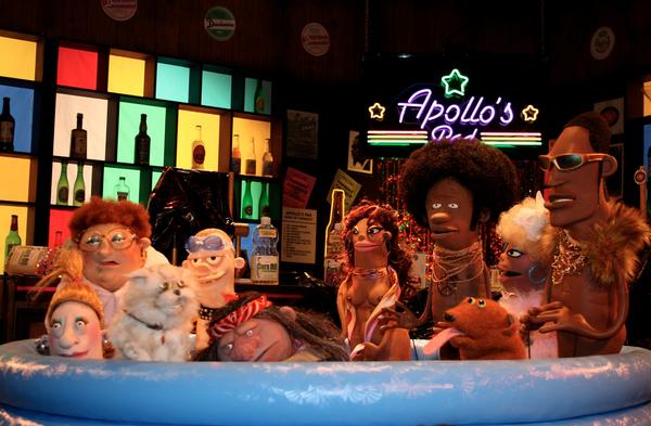 Apollospad's tweet photo. Yo @markhoppus do you #mazolaparty? Cmon over and join me and my puppet friends and me in the tub. #puppetporn http://t.co/xlK6VpAv
