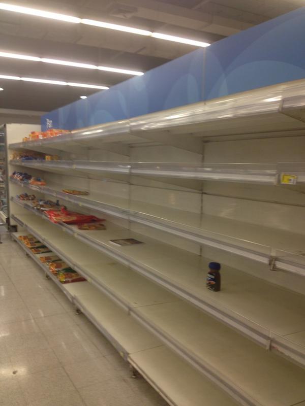 FreddyHidalgo's tweet photo. Seccion Pan de @LIDERcl en #Iquique no hace honor a su nombre http://t.co/OUqVy4fD